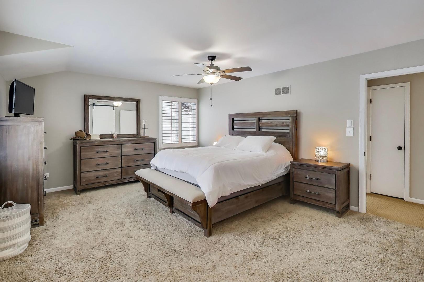 1605 Burning Trail, Wheaton, IL 60189