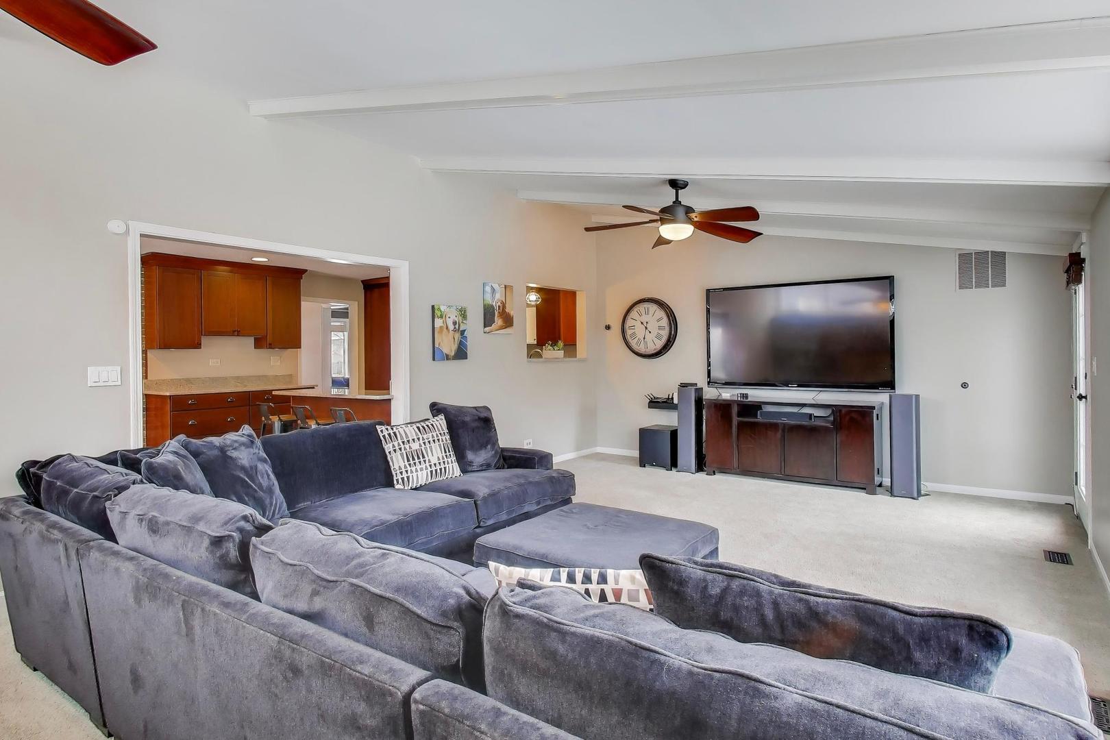 1605 Burning Trail, Wheaton, IL 60189