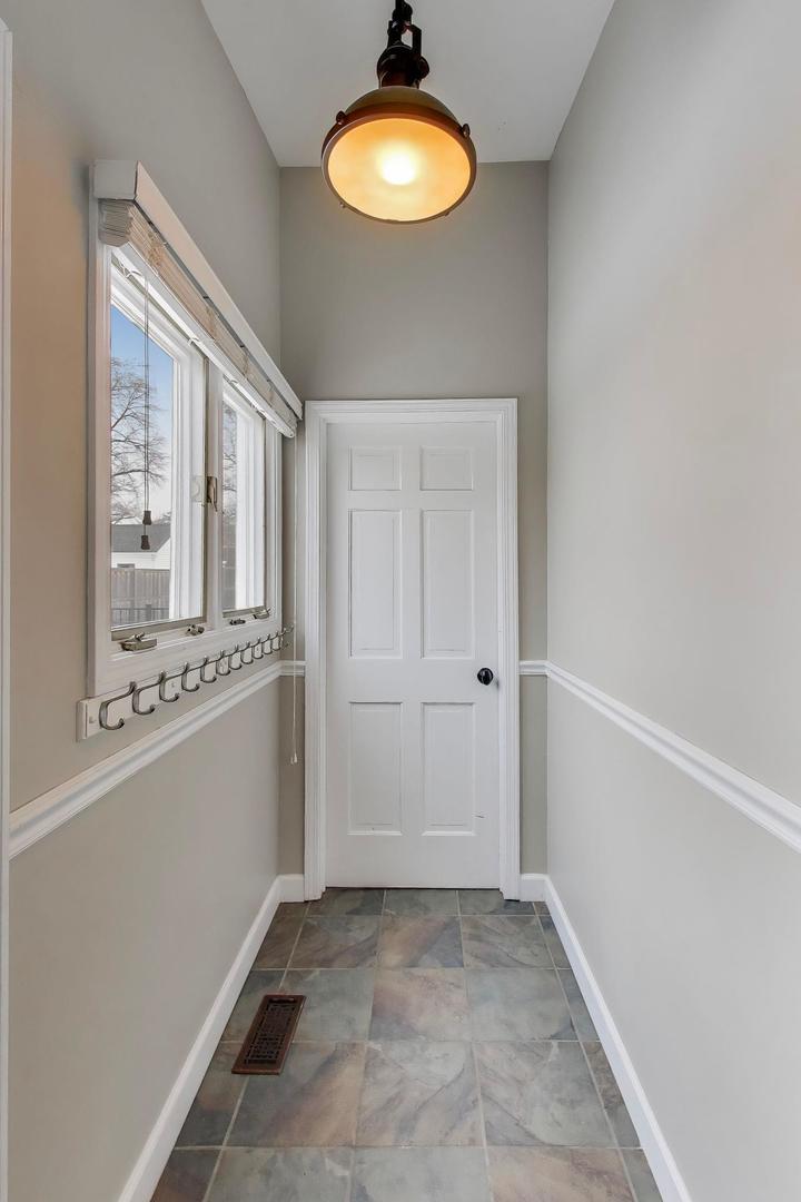 1605 Burning Trail, Wheaton, IL 60189