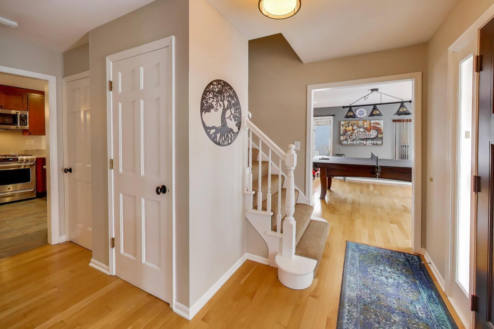 1605 Burning Trail, Wheaton, IL 60189