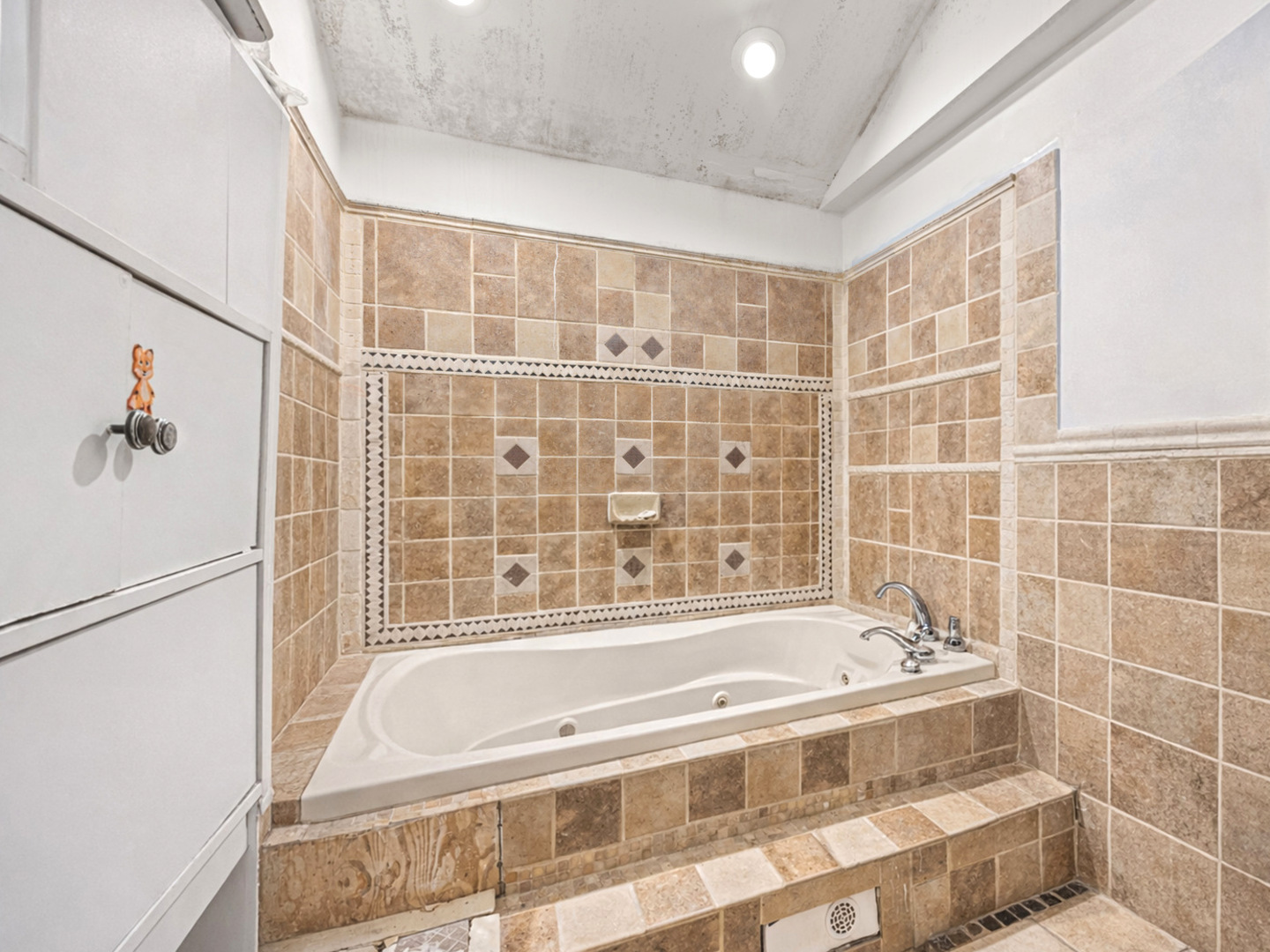 North Riverside, IL 60546