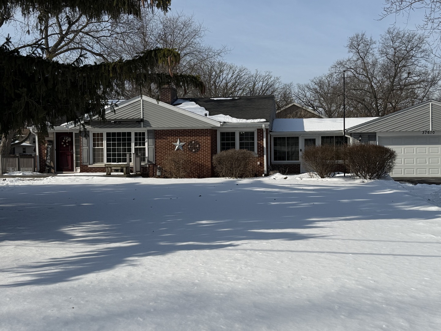 37610 N Holdridge Avenue, Waukegan, IL 60087
