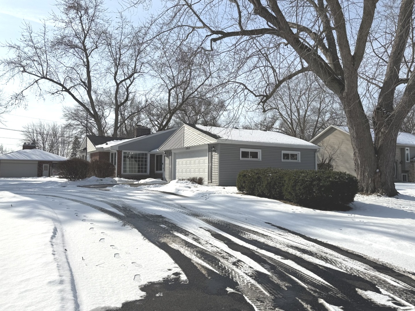 37610 N Holdridge Avenue, Waukegan, IL 60087