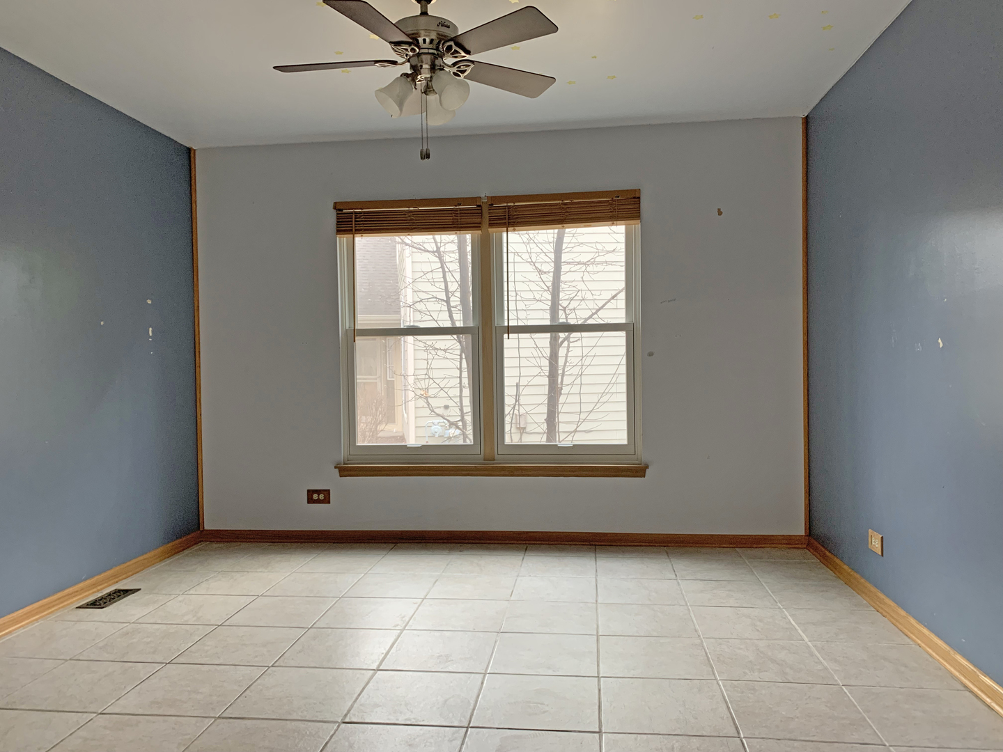 2472 Fox Drive, Aurora, IL 60506