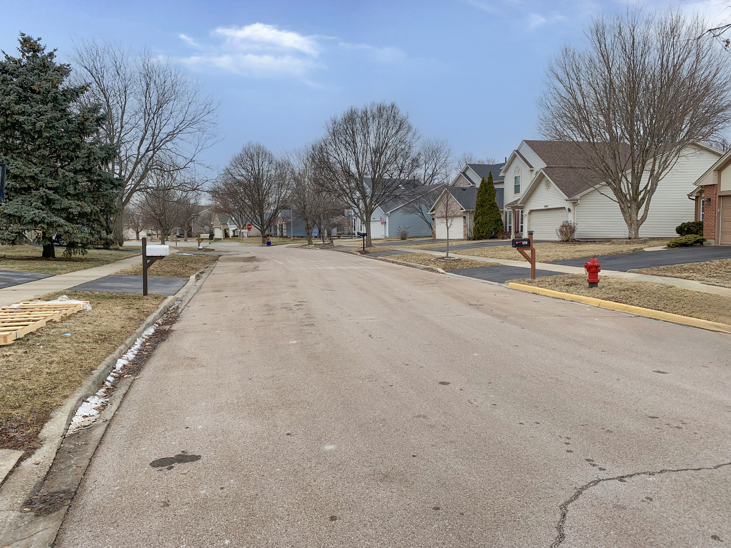 2472 Fox Drive, Aurora, IL 60506