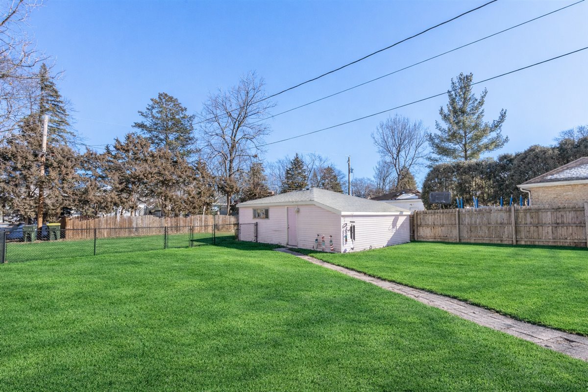 139 N Grant Street, Westmont, IL 60559