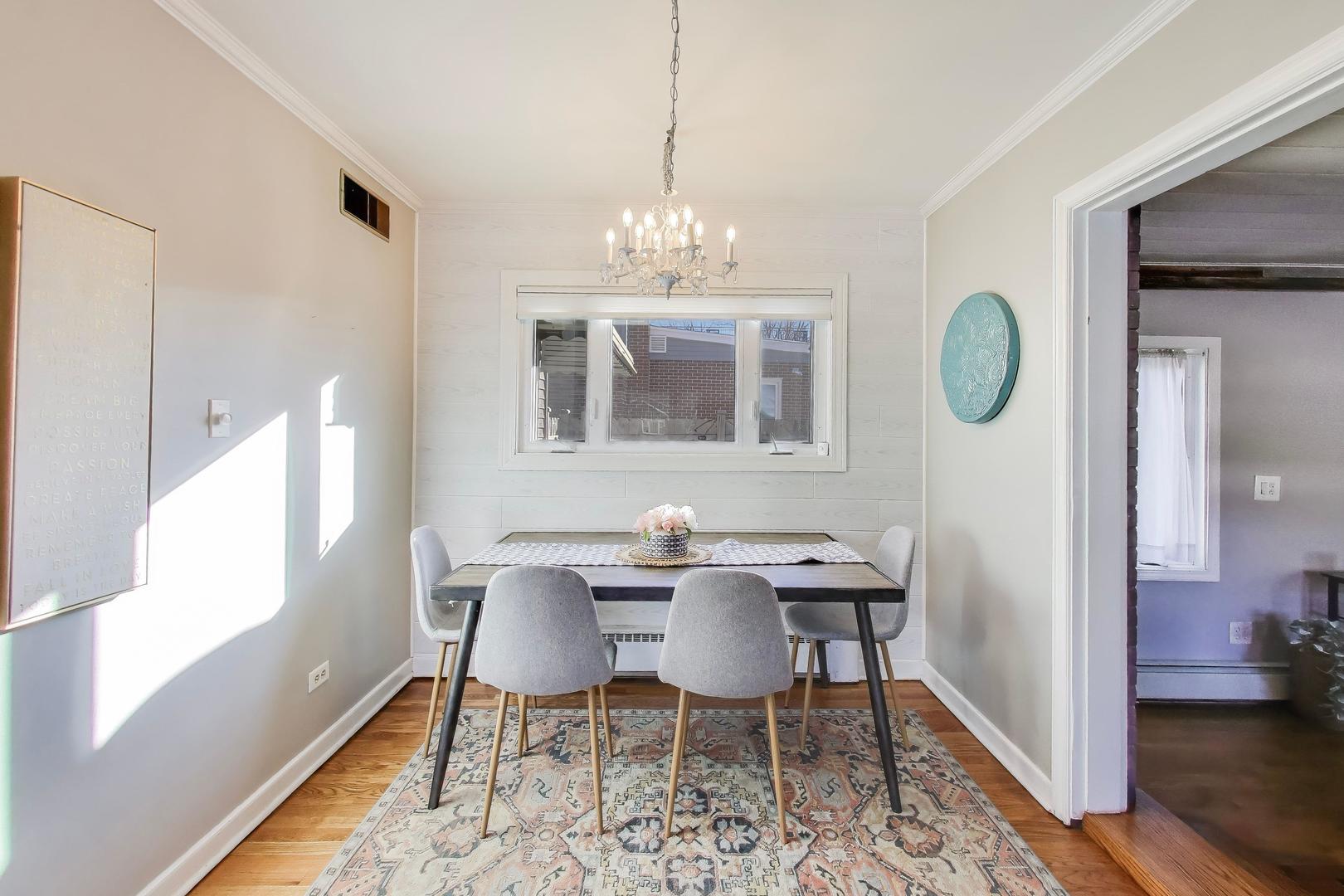 1015 FRANCES Parkway, Park Ridge, IL 60068