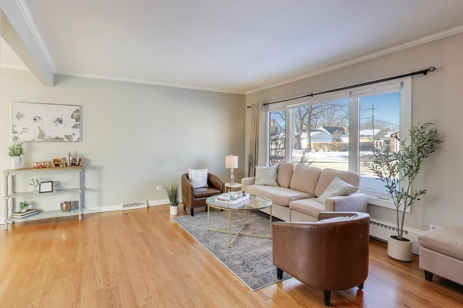 1015 FRANCES Parkway, Park Ridge, IL 60068