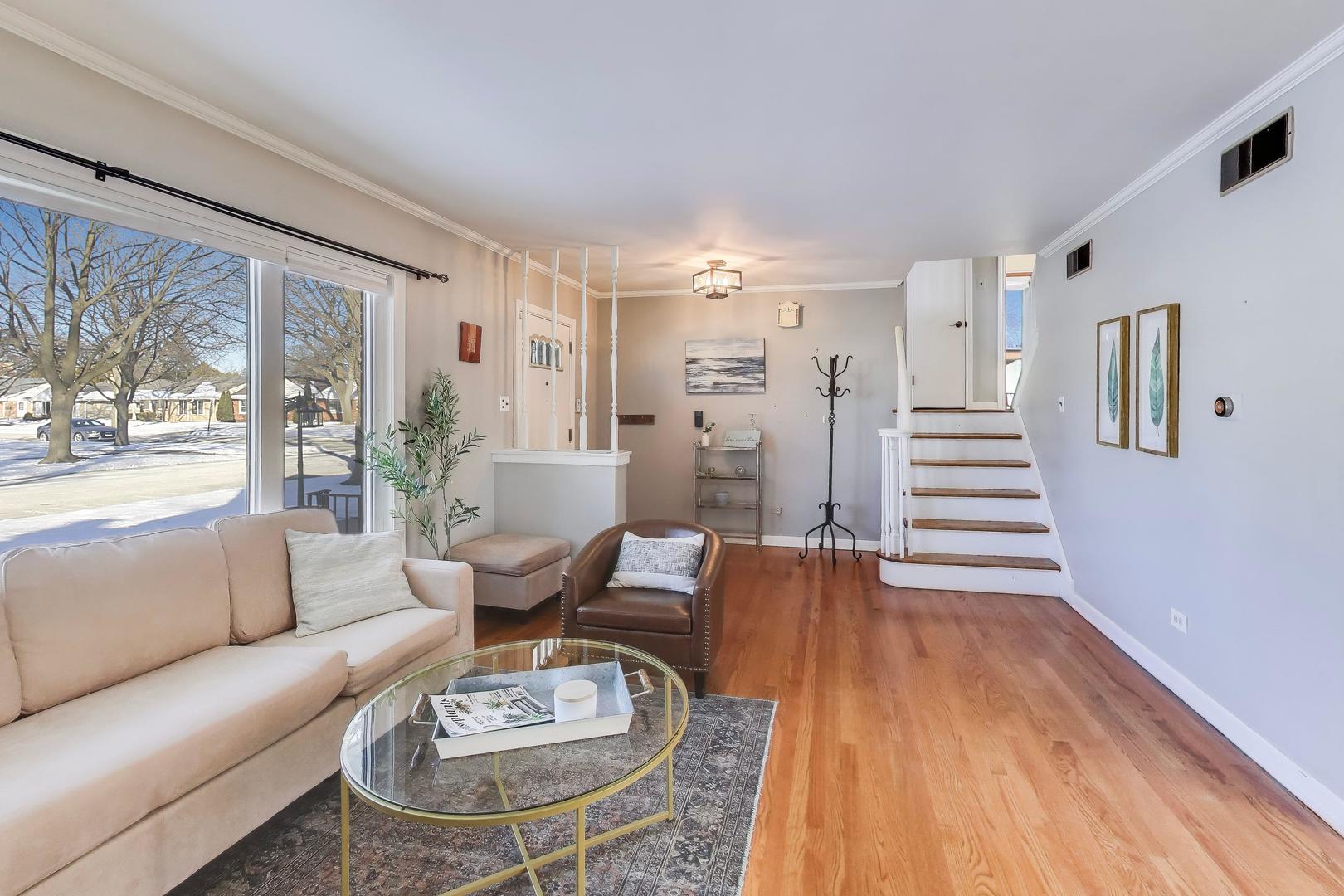 1015 FRANCES Parkway, Park Ridge, IL 60068