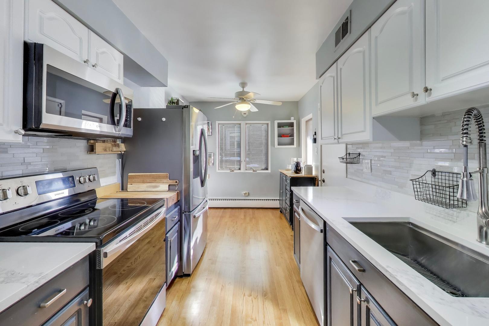 1015 FRANCES Parkway, Park Ridge, IL 60068