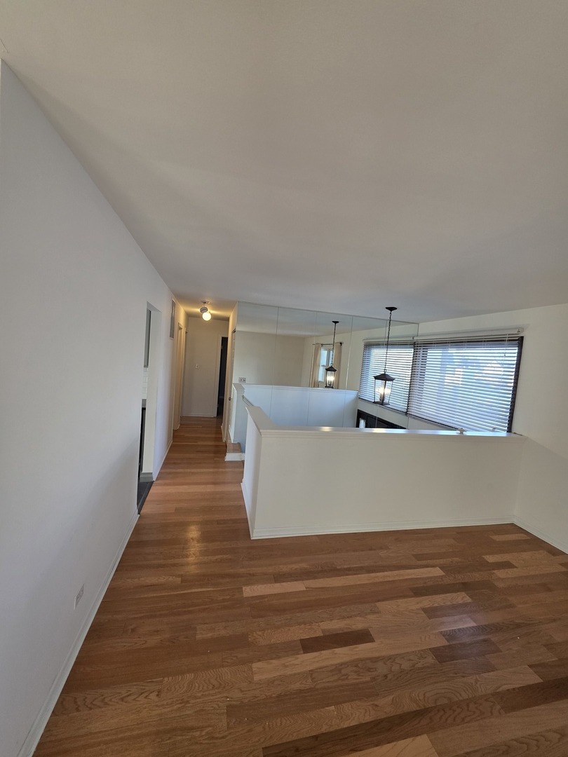 1195 Old Timber Court, Hoffman Estates, IL 60192