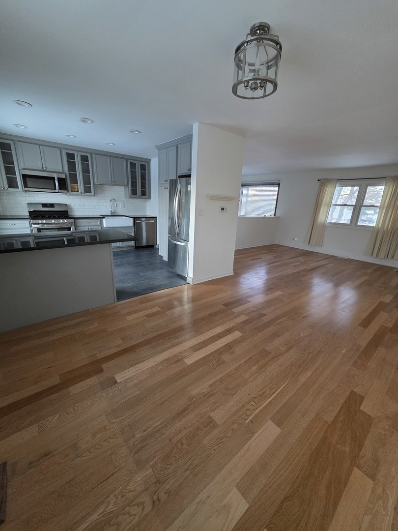 1195 Old Timber Court, Hoffman Estates, IL 60192