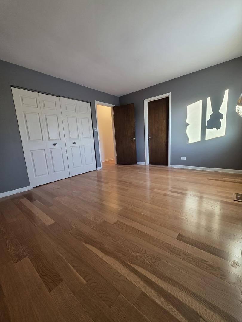 1195 Old Timber Court, Hoffman Estates, IL 60192