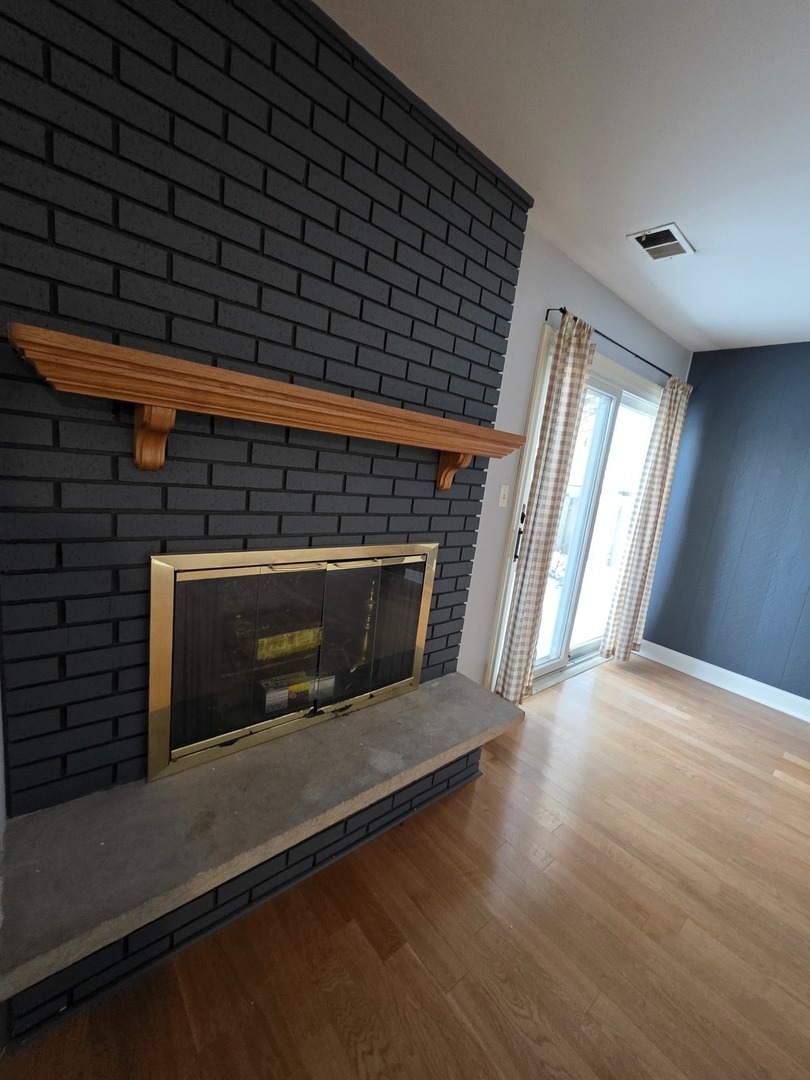 1195 Old Timber Court, Hoffman Estates, IL 60192