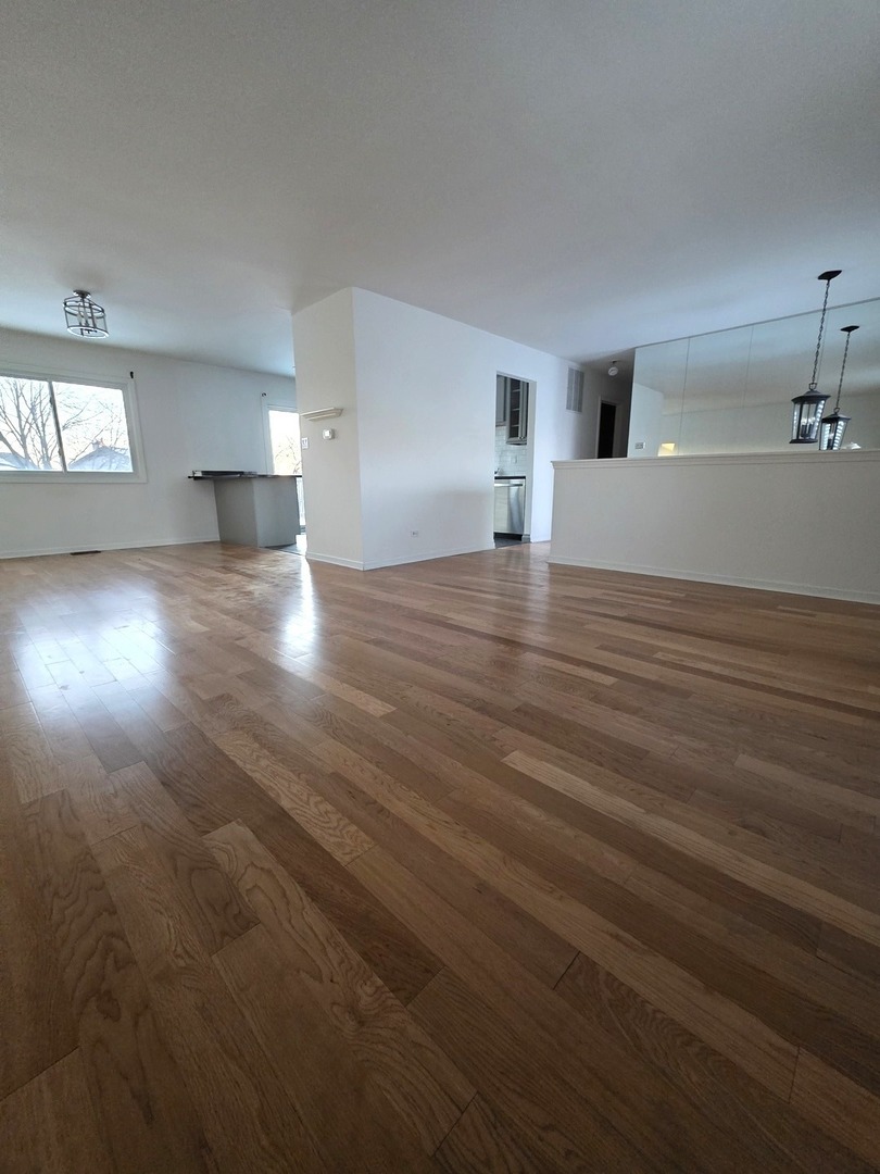 1195 Old Timber Court, Hoffman Estates, IL 60192