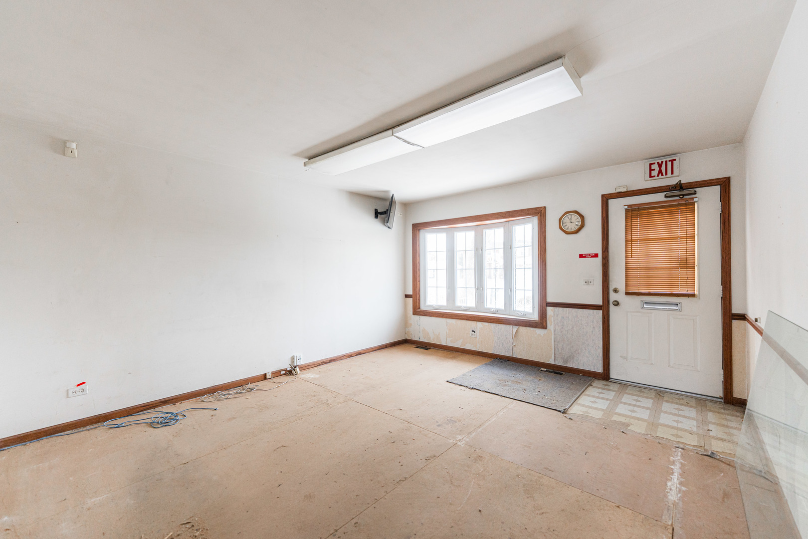 205 Pinecroft Drive, Roselle, IL 60172