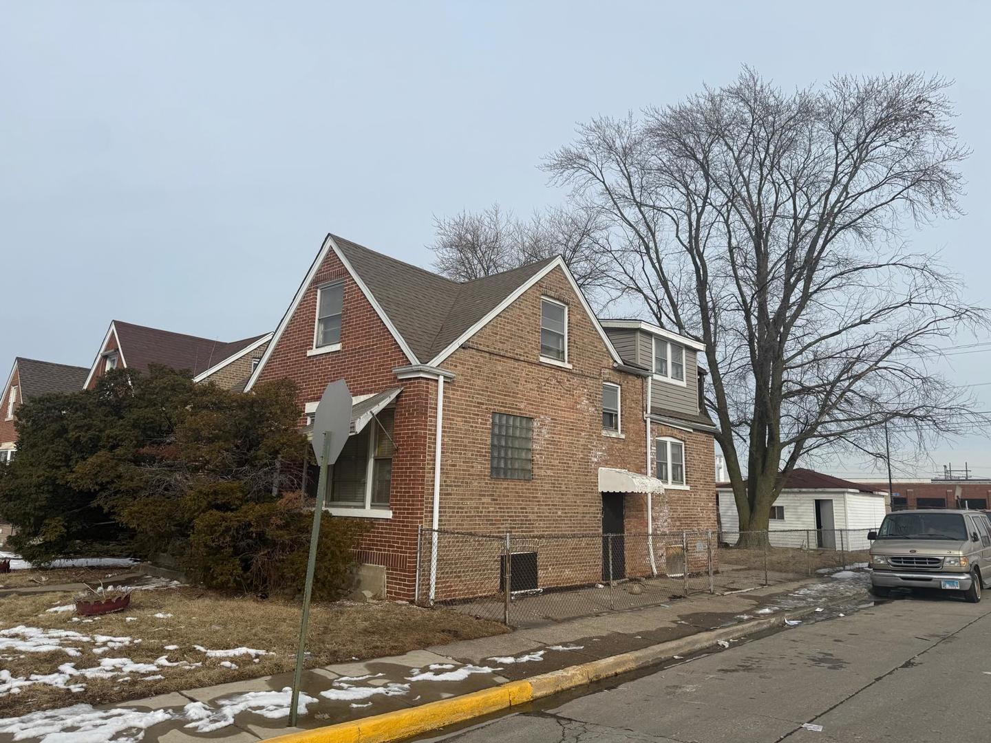 1527 S Central Avenue, Cicero, IL 60804