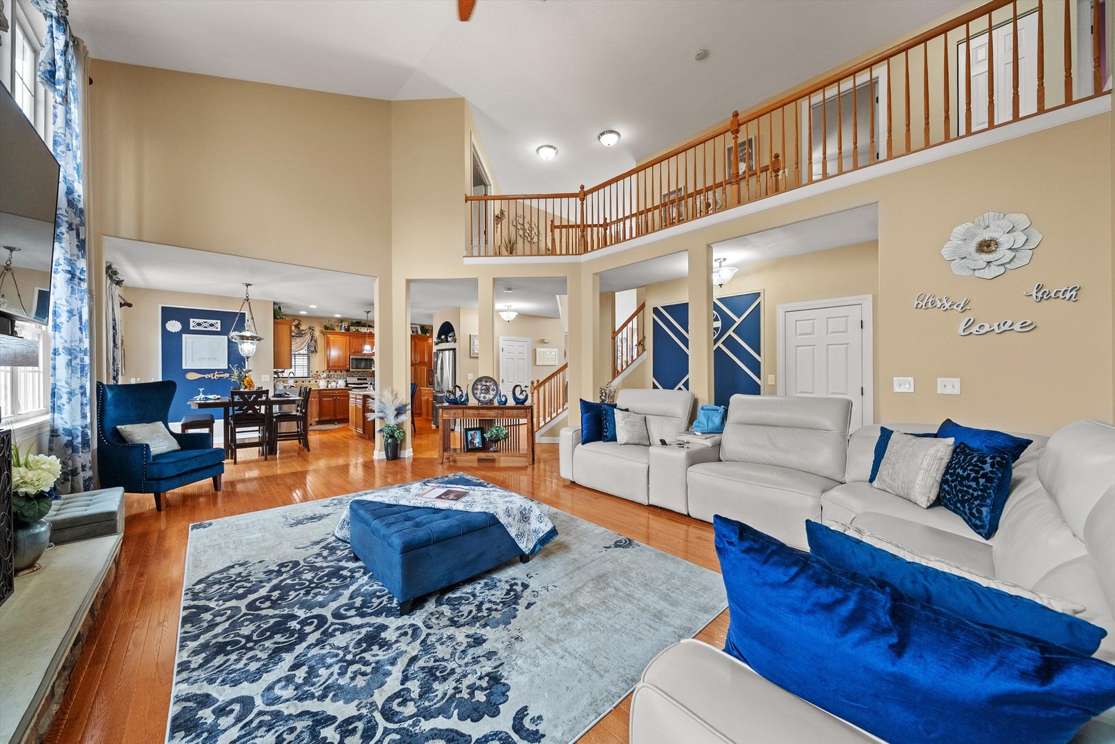 443 Glover Drive, North Aurora, IL 60542