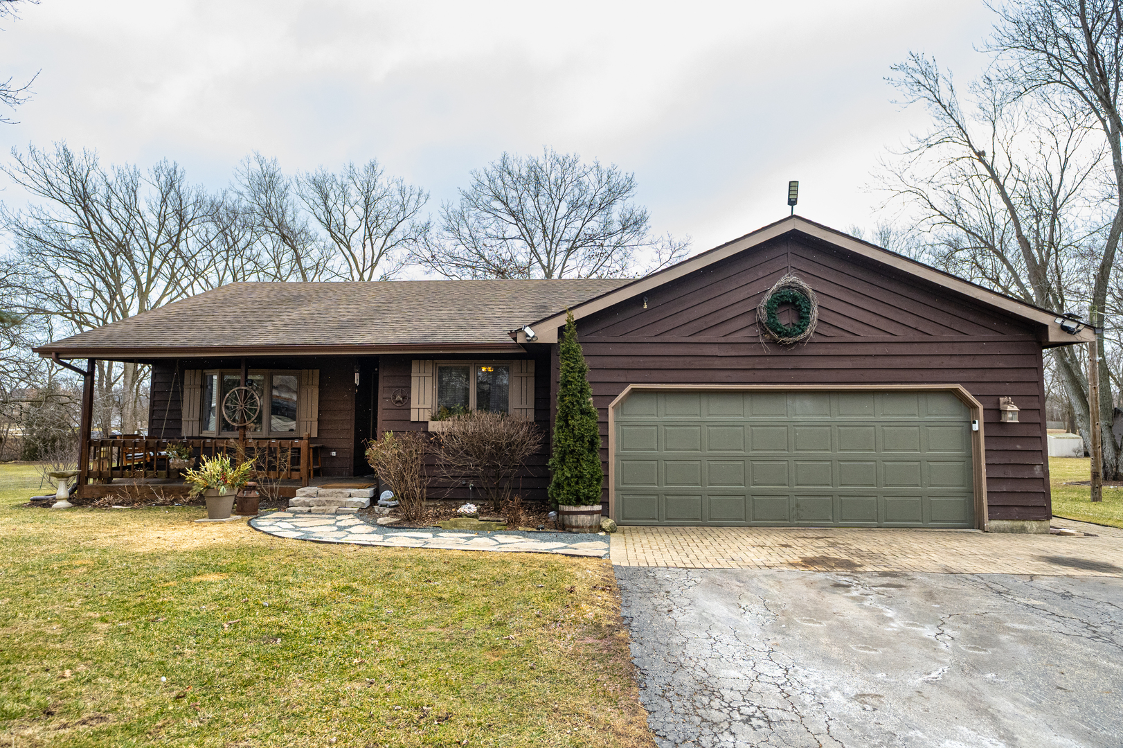 1403 W Beach Road, Waukegan, IL 60087