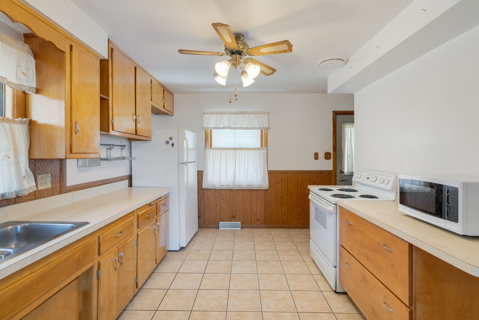 702 Willow Drive, Chicago Heights, IL 60411