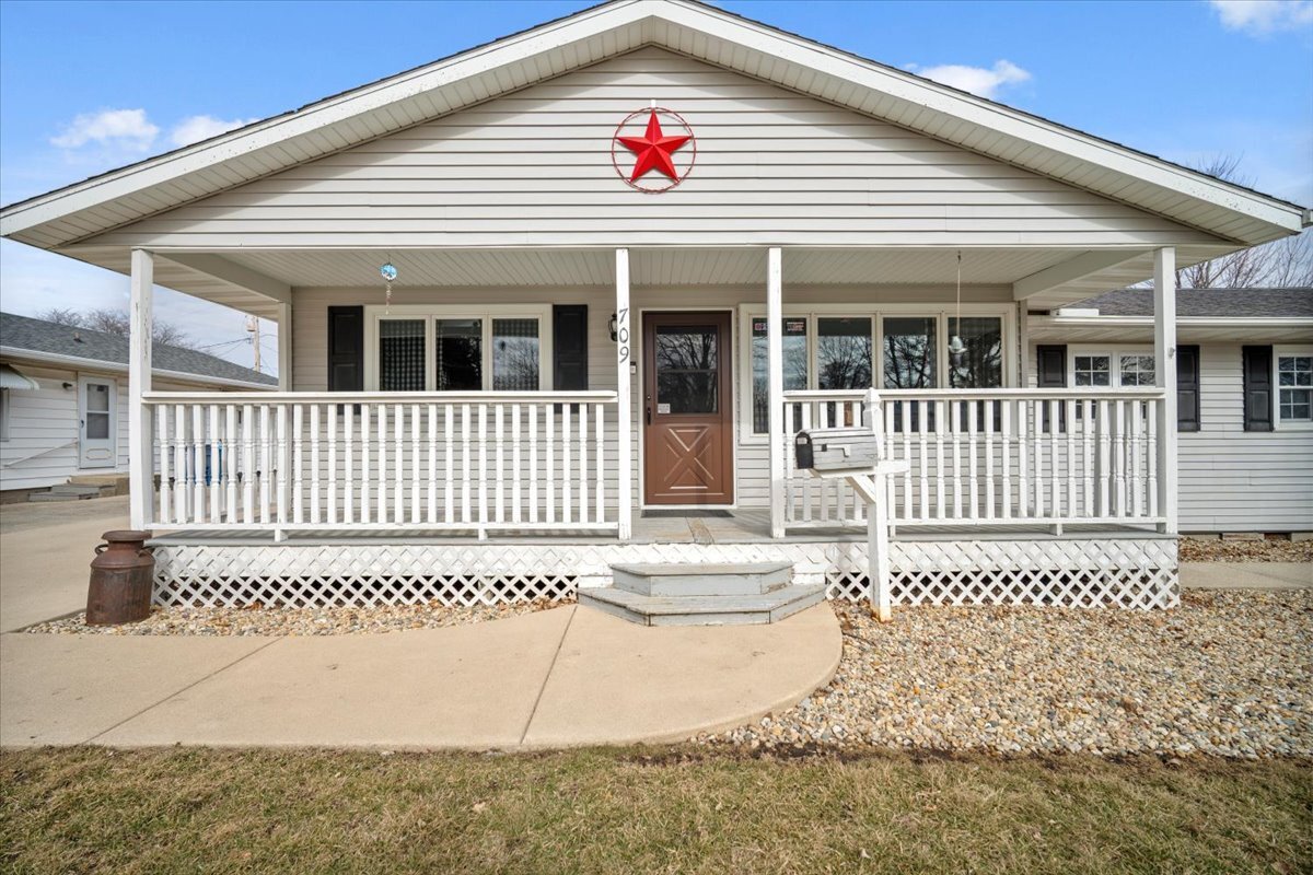 709 E Meade Street, Pontiac, IL 61764