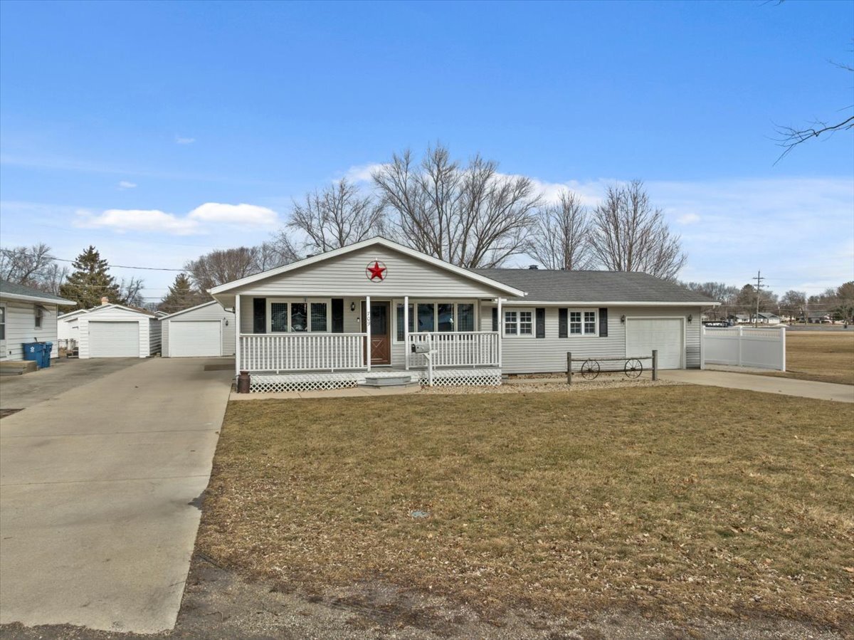 709 E Meade Street, Pontiac, IL 61764