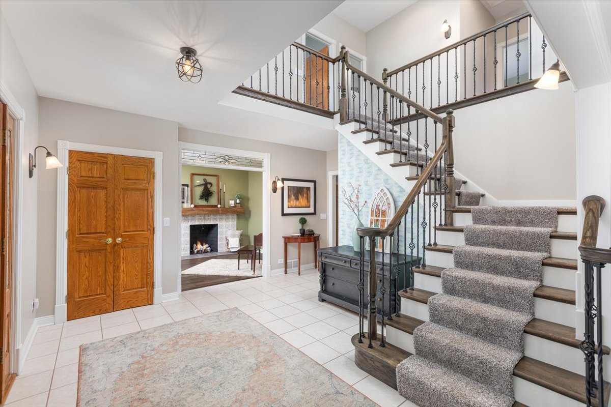 9S271 Stearman Drive, Naperville, IL 60564