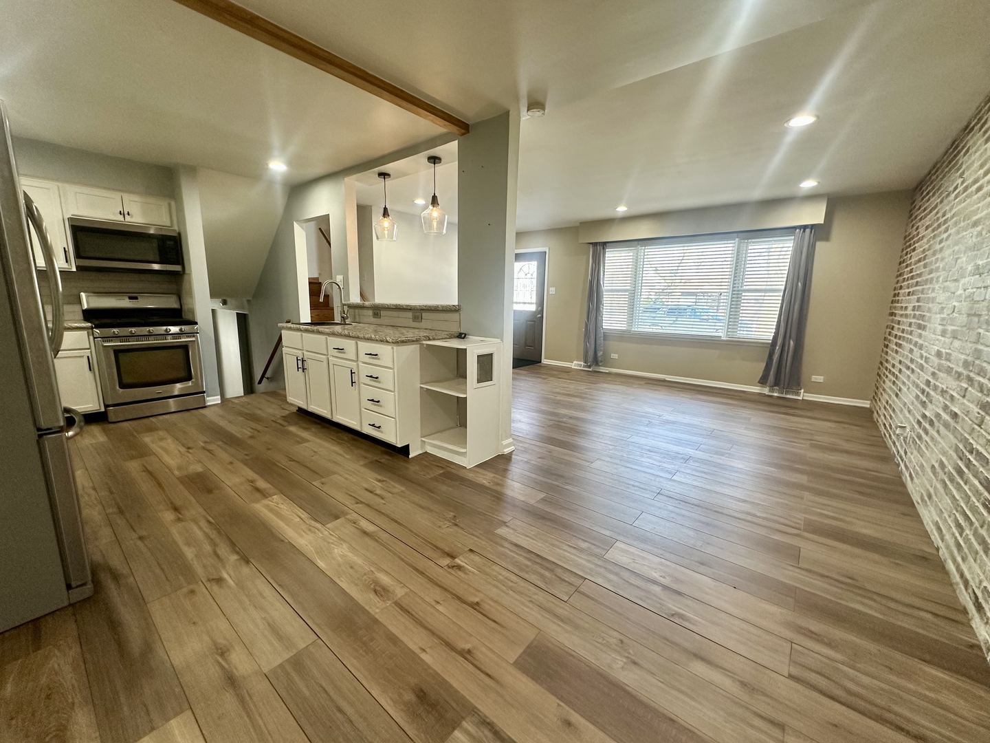 811 E 169th Place, South Holland, IL 60473