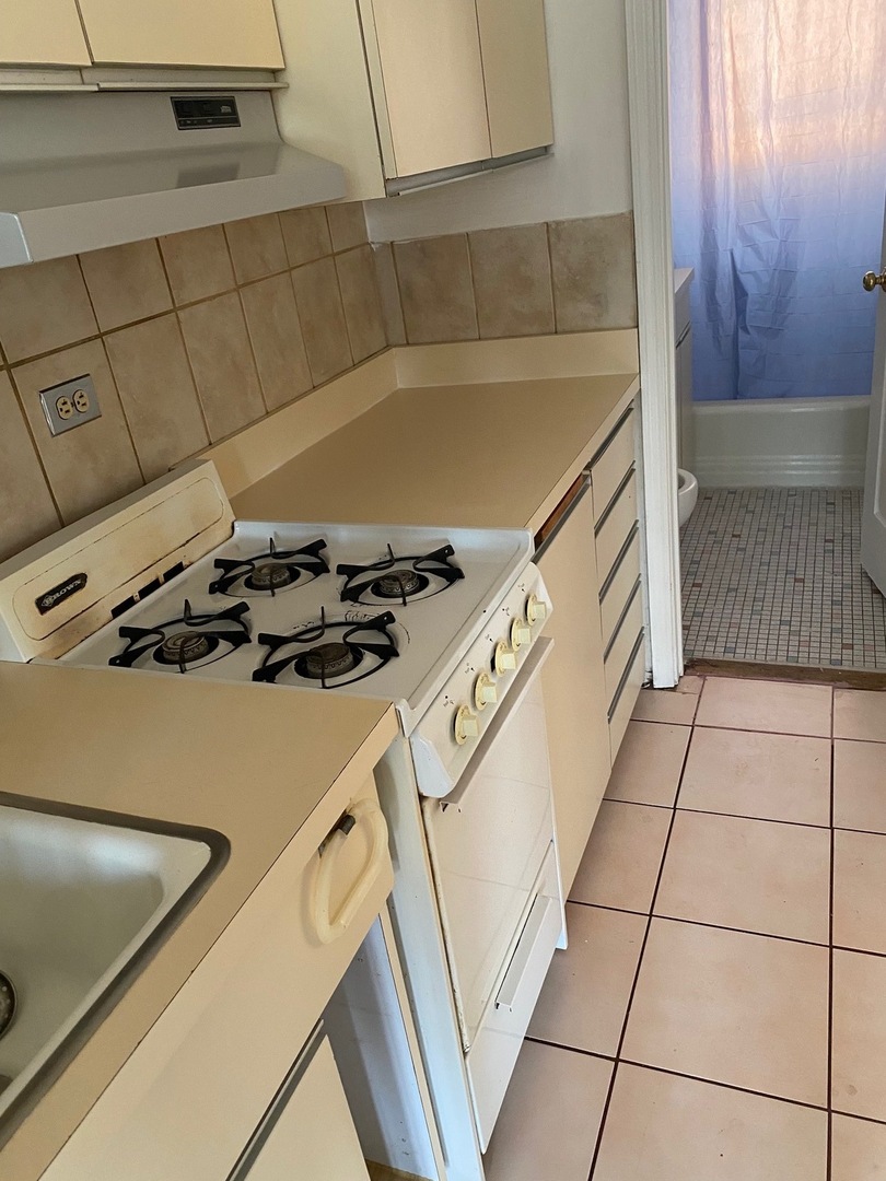 6124 W 79th Street, Burbank, IL 60459