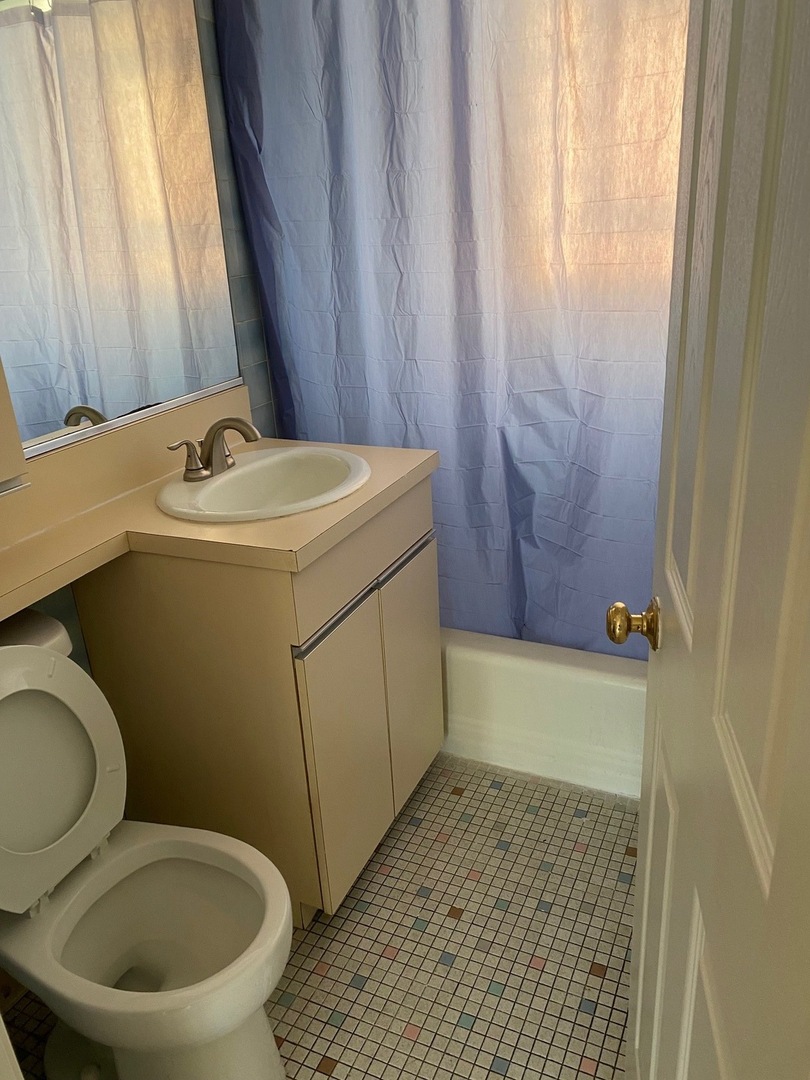 6124 W 79th Street, Burbank, IL 60459