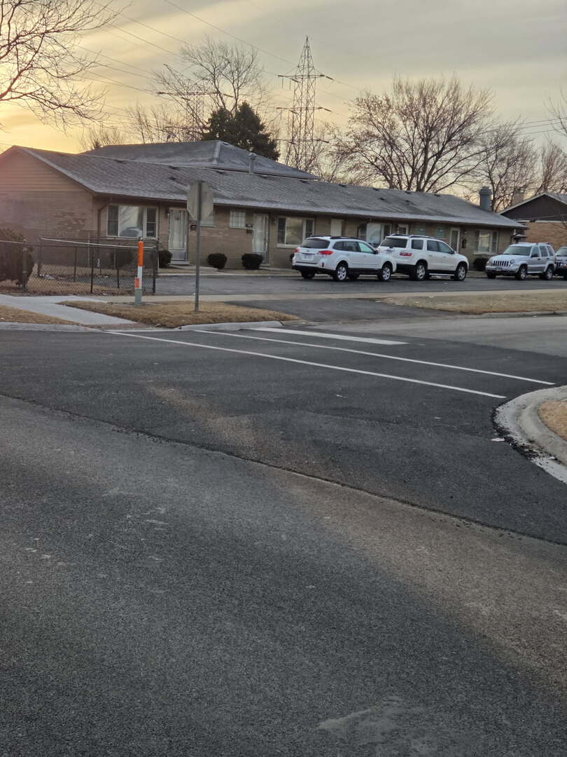 7901 Newland Avenue, Burbank, IL 60459