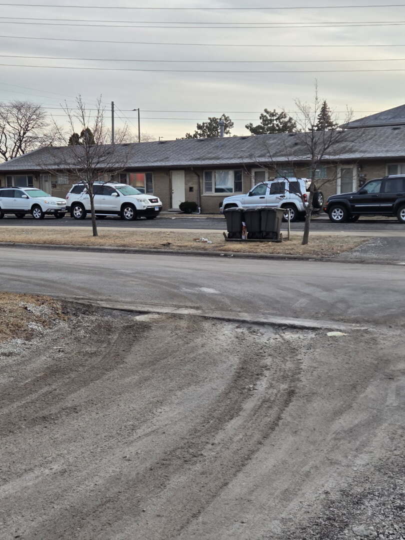 7901 Newland Avenue, Burbank, IL 60459