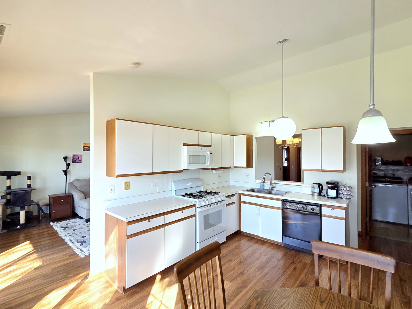 745 W Streamwood Boulevard #B, Streamwood, IL 60107