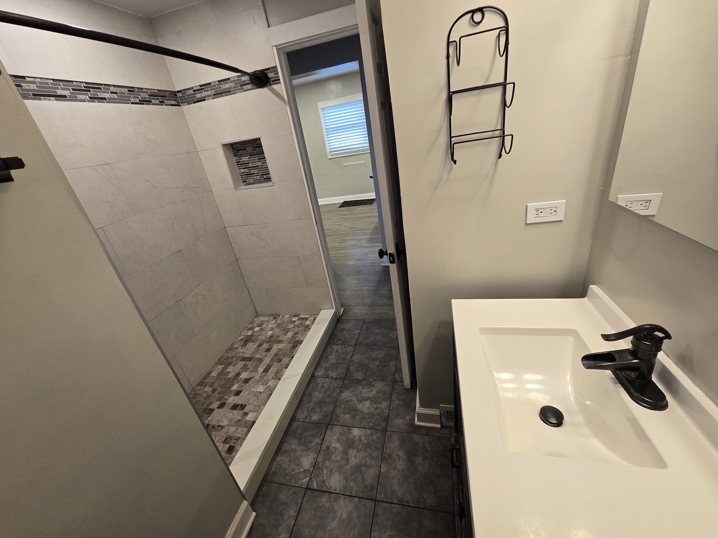 185 S Pick Avenue, Elmhurst, IL 60126