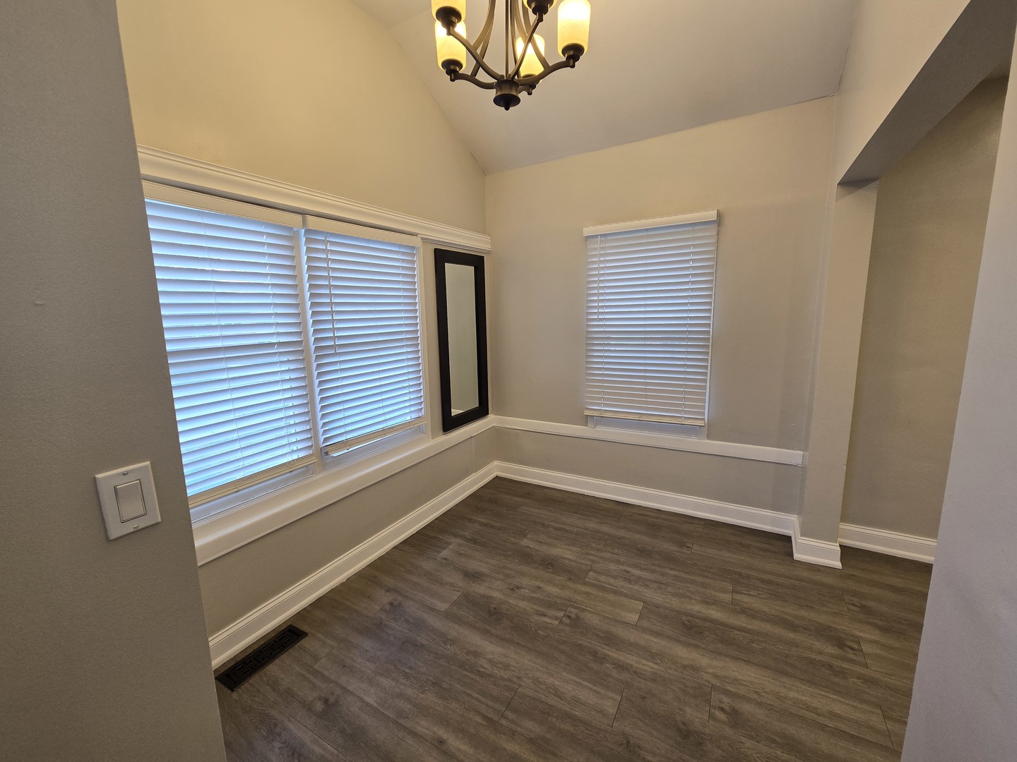 185 S Pick Avenue, Elmhurst, IL 60126