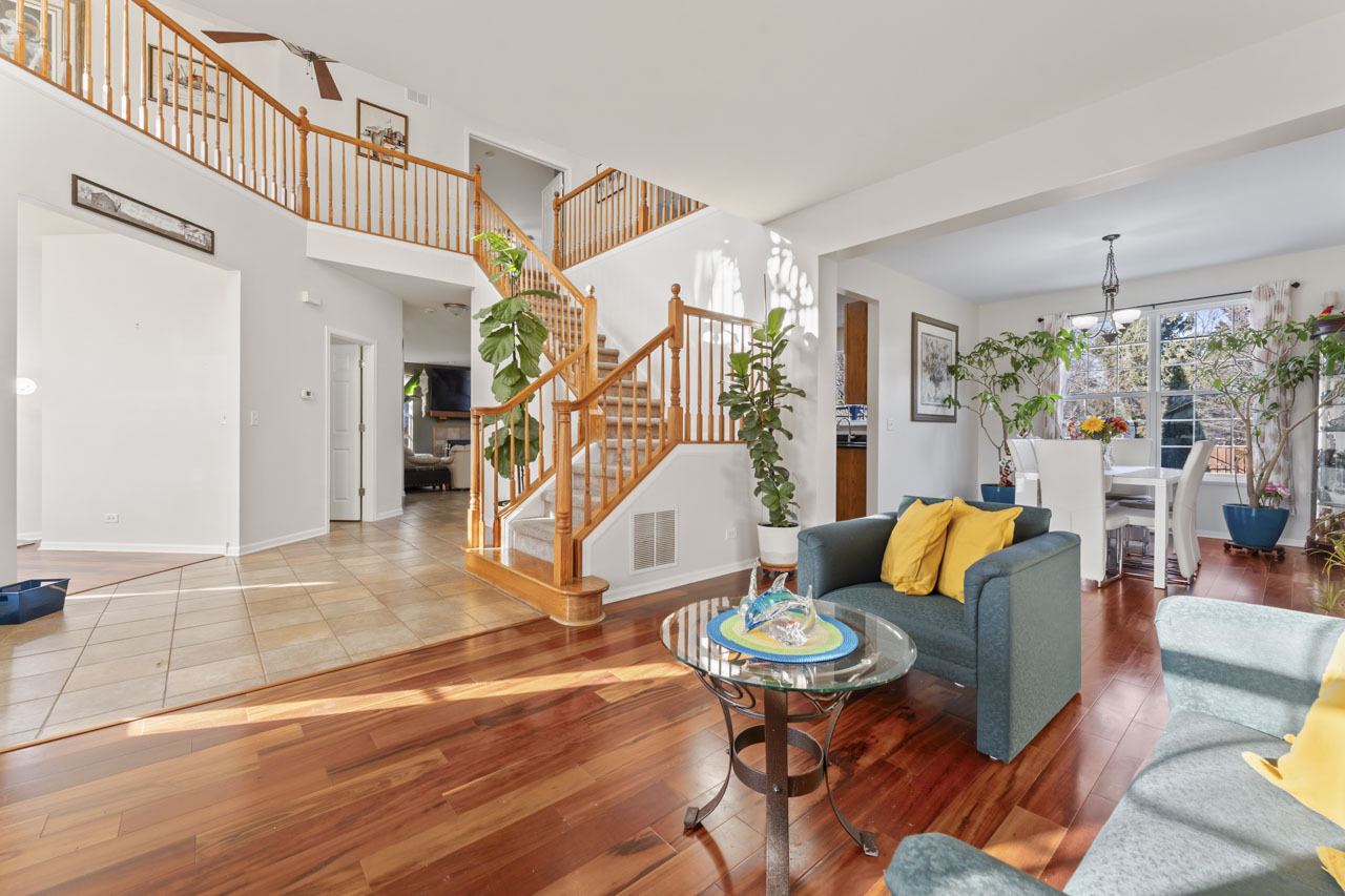 2022 Torino Drive, Elgin, IL 60123