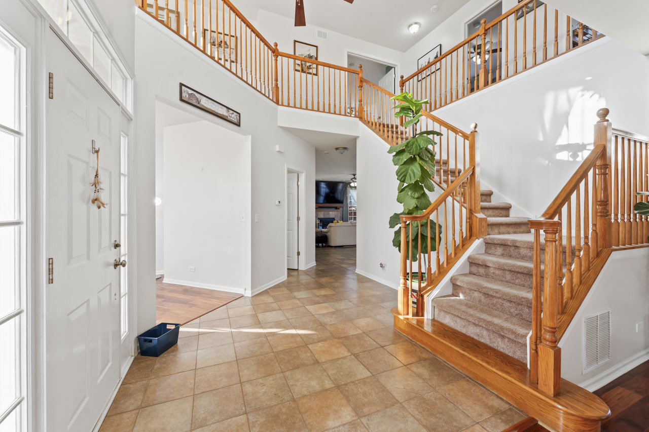 2022 Torino Drive, Elgin, IL 60123