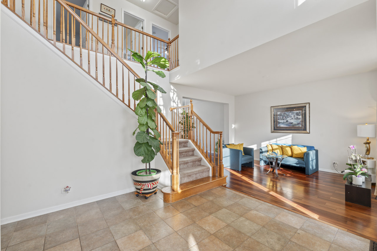 2022 Torino Drive, Elgin, IL 60123