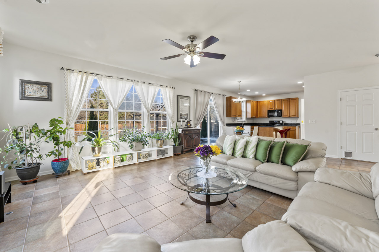 2022 Torino Drive, Elgin, IL 60123