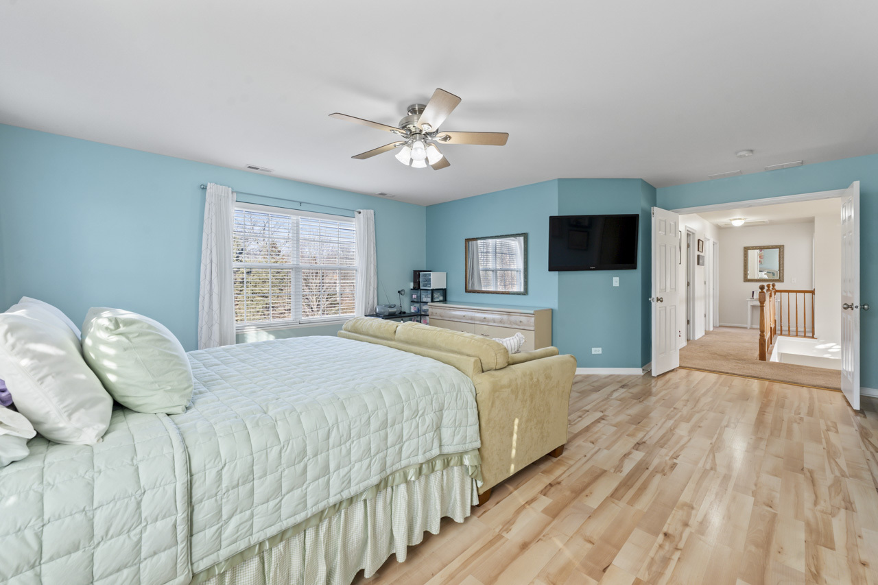 2022 Torino Drive, Elgin, IL 60123