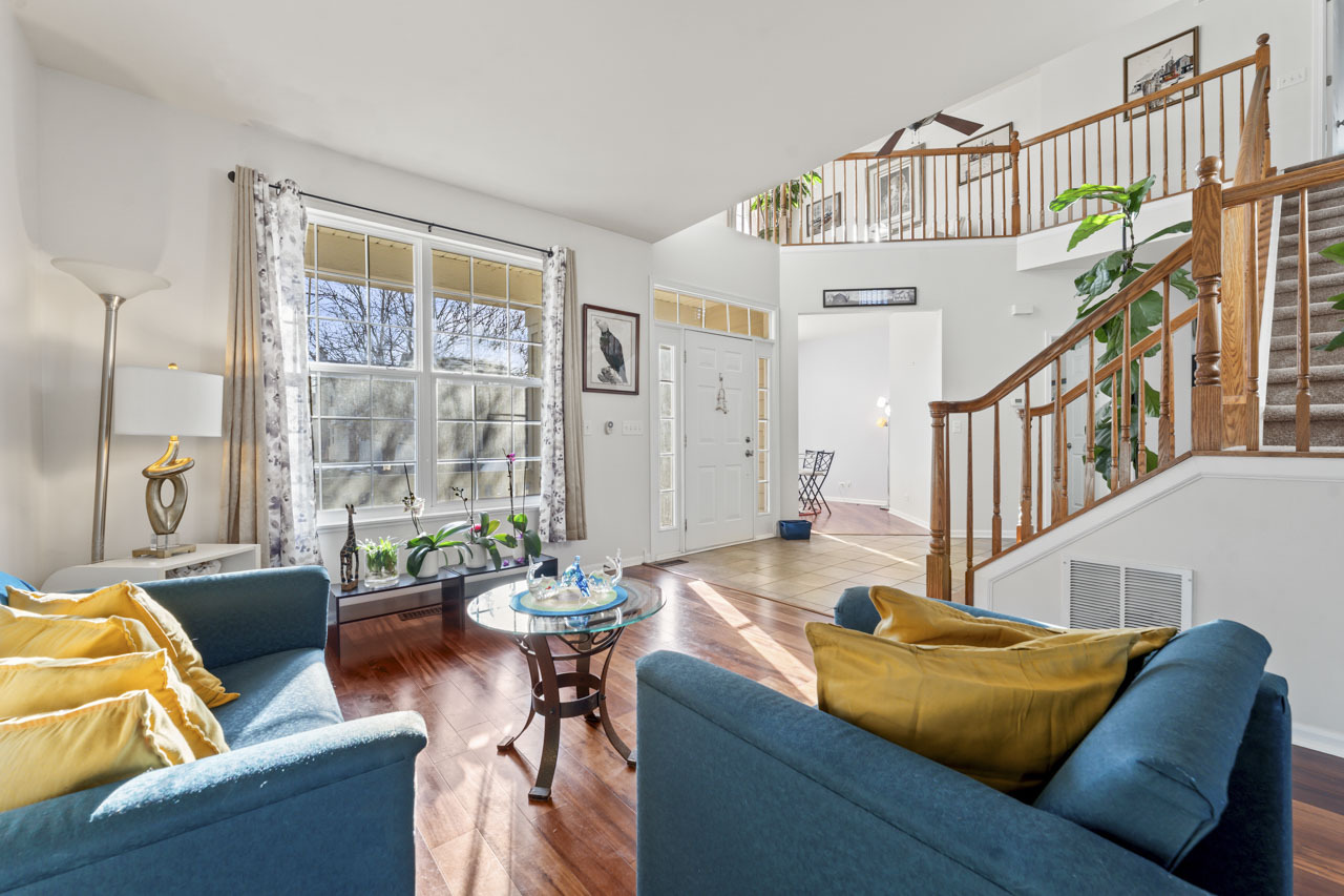 2022 Torino Drive, Elgin, IL 60123