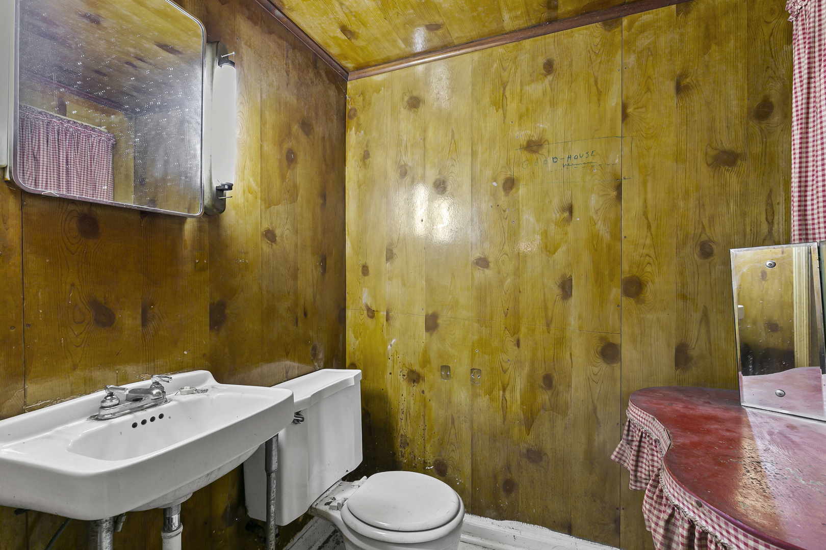 6536 S Rhodes Avenue, Chicago, IL 60637