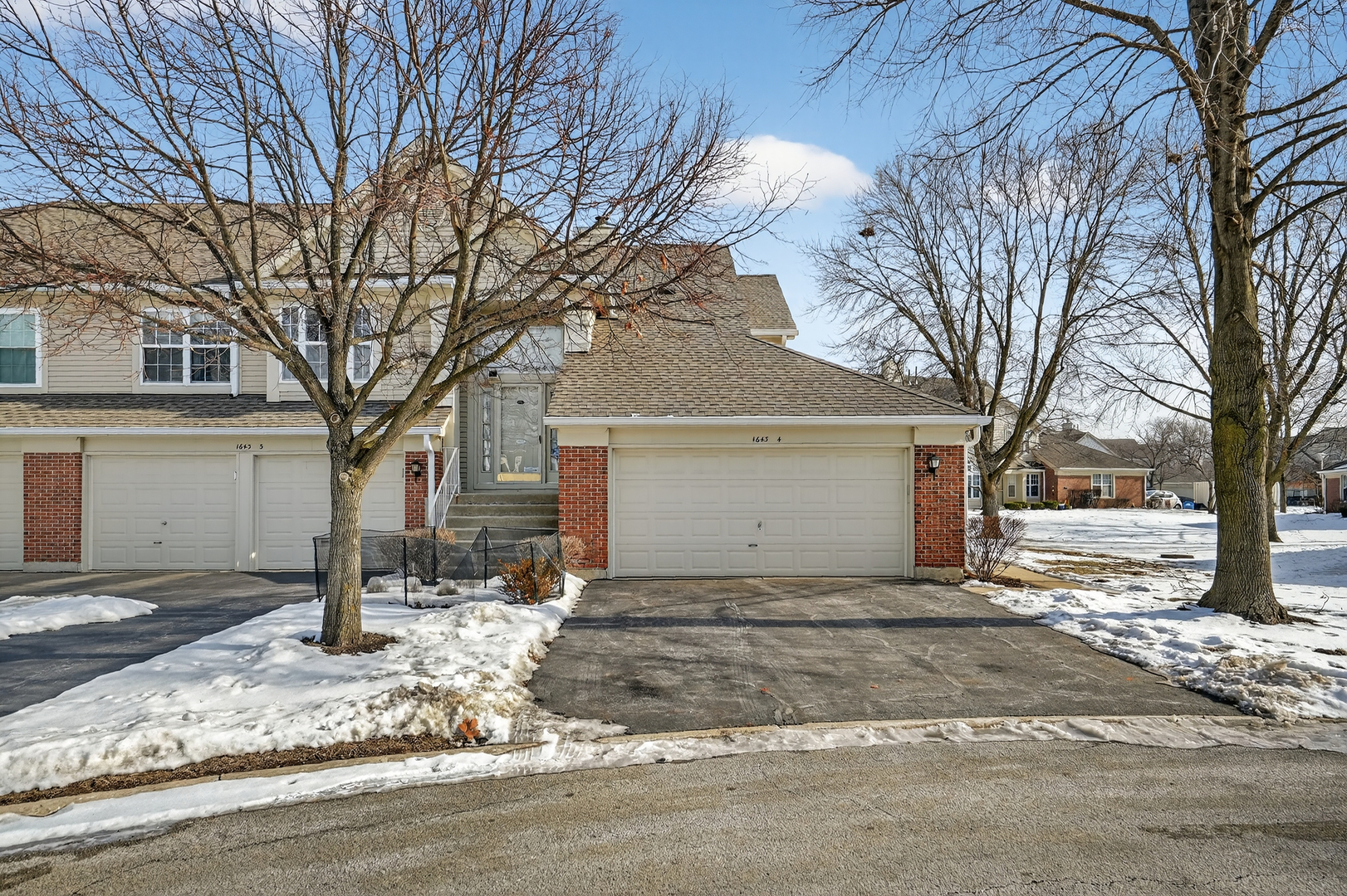 1643 COLFAX Court #4, Bartlett, IL 60103