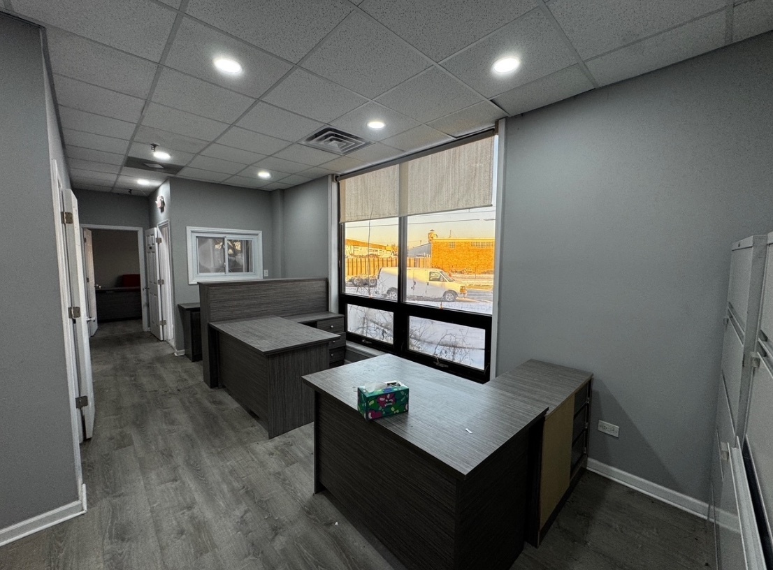 6166 S Sayre Avenue, Chicago, IL 60638