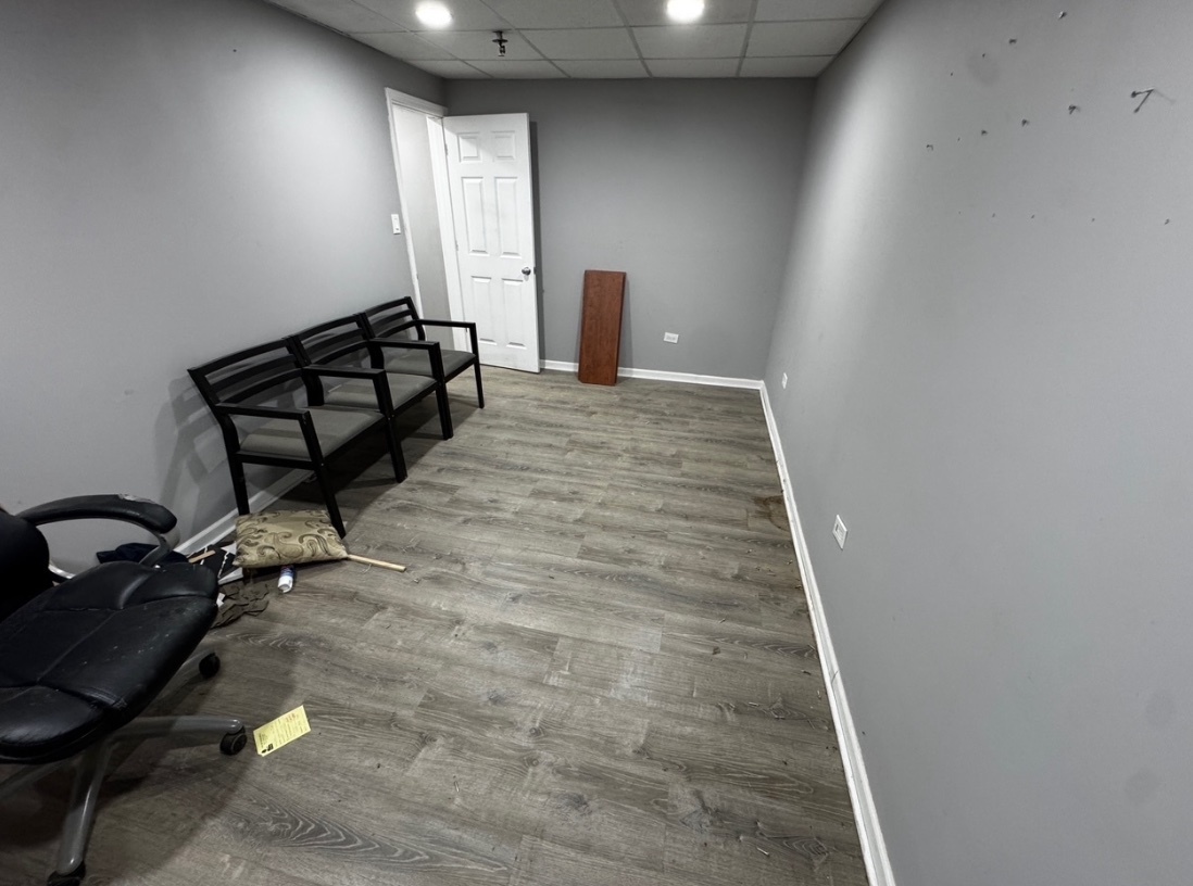 6166 S Sayre Avenue, Chicago, IL 60638