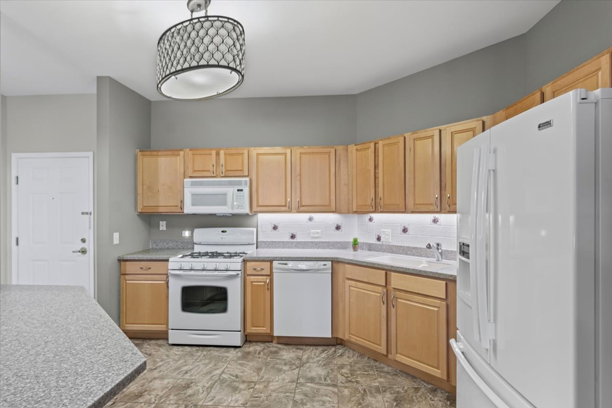 3135 Town Square Drive #401, Rolling Meadows, IL 60008