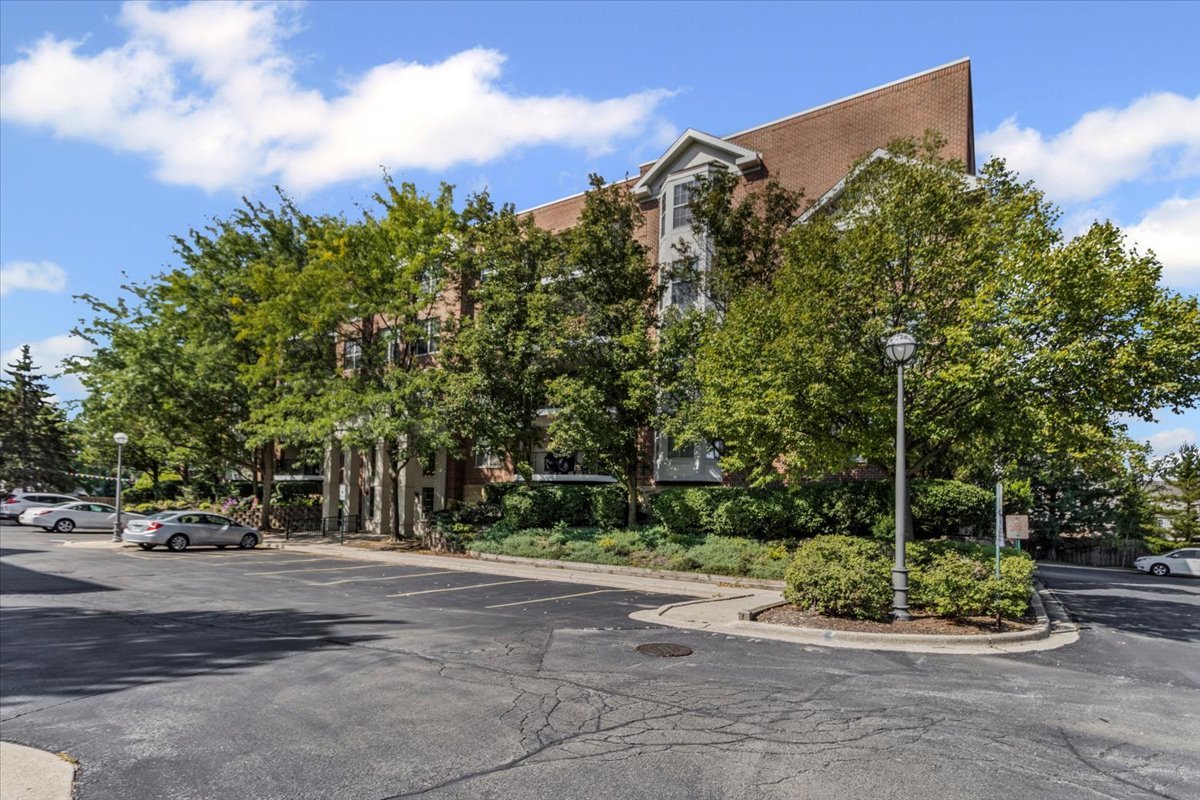 3135 Town Square Drive #401, Rolling Meadows, IL 60008