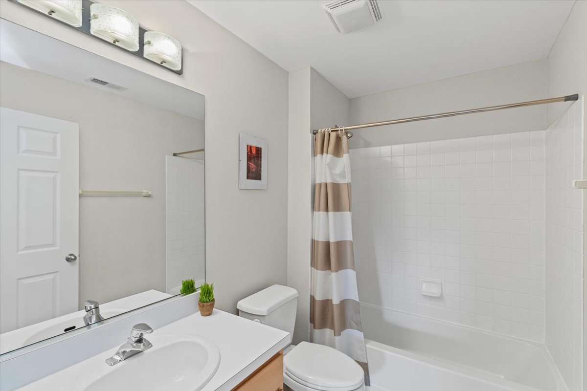 3135 Town Square Drive #401, Rolling Meadows, IL 60008