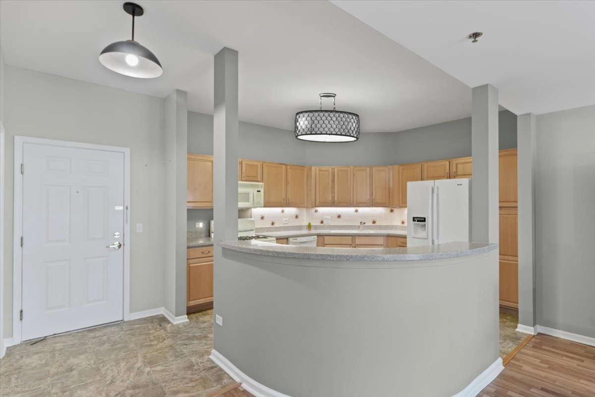 3135 Town Square Drive #401, Rolling Meadows, IL 60008