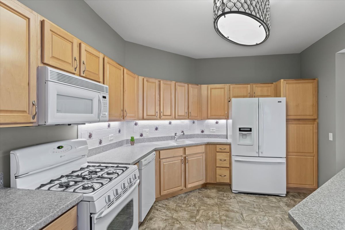 3135 Town Square Drive #401, Rolling Meadows, IL 60008